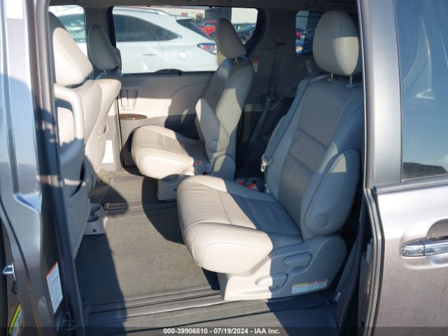5TDYK3DC2GS742975 Toyota Sienna Xle Premium 8 Passenger