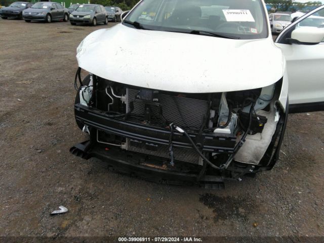 JN1BJ1CR1KW345532 Nissan Rogue Sport S