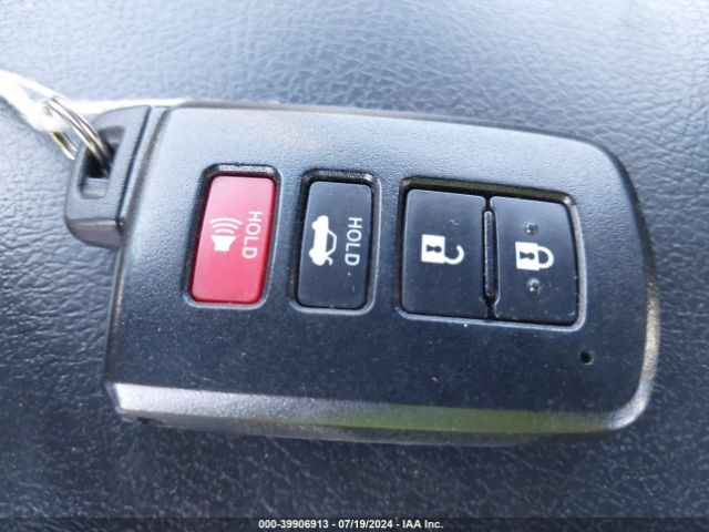 4T1BD1FK6HU212817 Toyota Camry Hybrid Se
