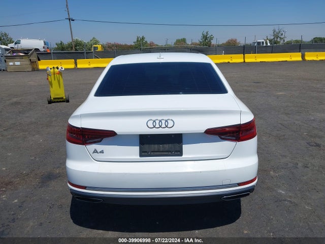 WAUGMAF4XKA040888 Audi A4 40 Premium/40 Titanium Premium