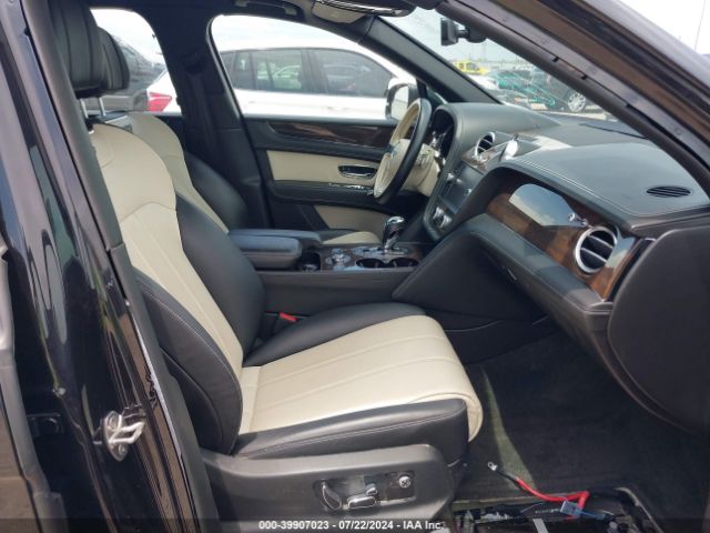 2019 BENTLEY BENTAYGA SJAAM2ZV1KC025320 Photo 4