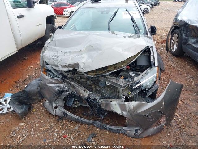 Toyota COROLLA LE 2018 5YFBURHE1JP846338 Image 6