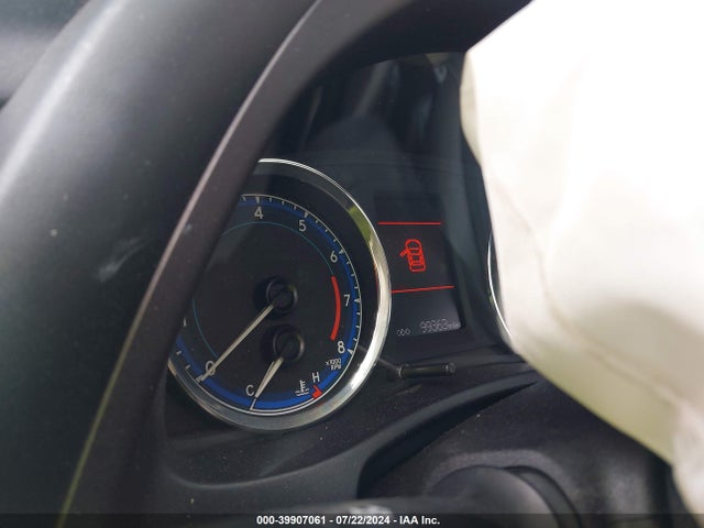 Toyota COROLLA LE 2018 5YFBURHE1JP846338 Image 7