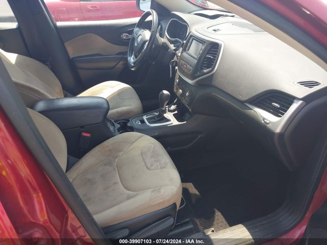 1C4PJMAB5FW556930 Jeep Cherokee Sport