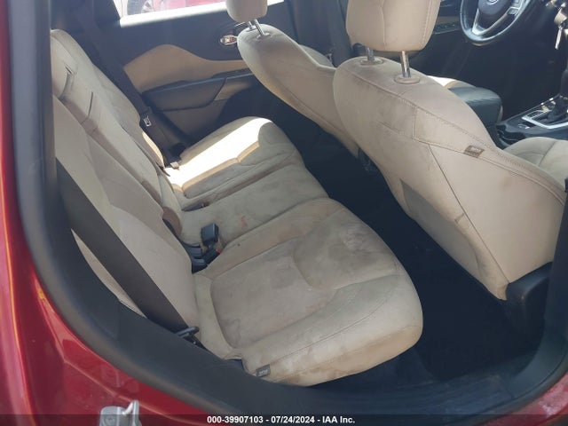 1C4PJMAB5FW556930 Jeep Cherokee Sport