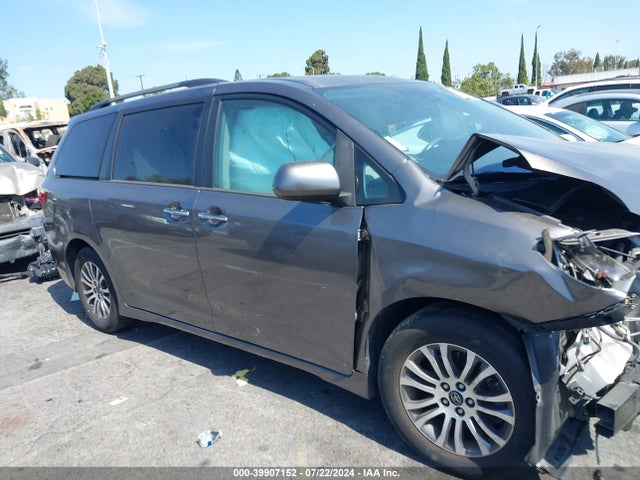 Toyota Sienna Xle 8 Passenger 2018 5TDYZ3DC8JS909018 Image 12
