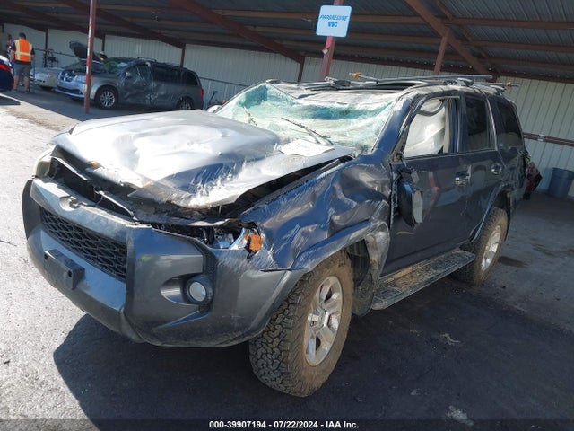 Toyota 4runner Sr5 Premium 2014 JTEBU5JR2E5173757 Image 2
