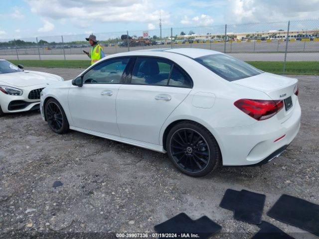 W1K3G4EB3NJ361319 Mercedes-Benz A 220