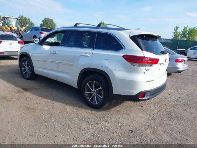 Toyota Highlander Xle 2018 5TDJZRFH3JS870111 Image 3