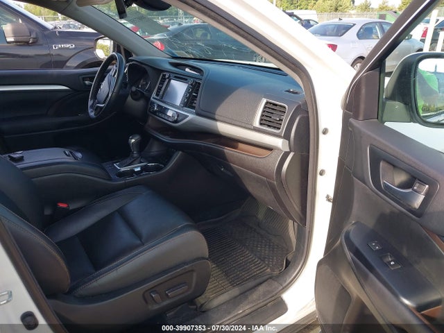 Toyota Highlander Xle 2018 5TDJZRFH3JS870111 Image 5