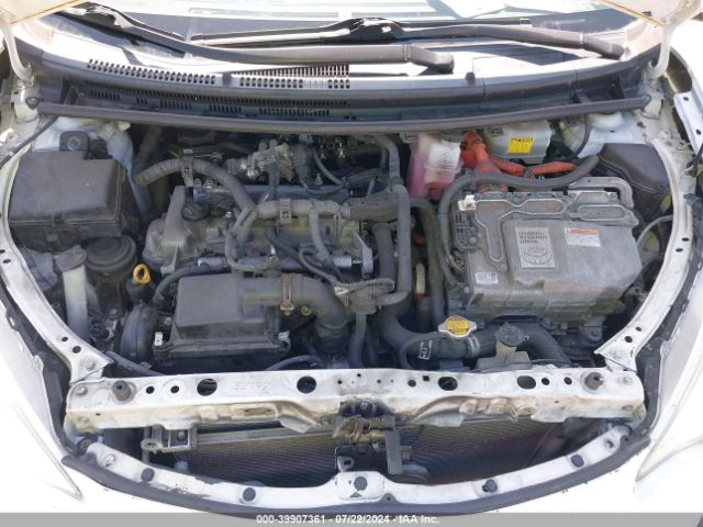 JTDKDTB34E1574429 Toyota Prius C One