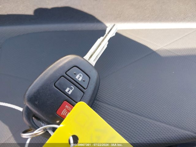 JTDKDTB34E1574429 Toyota Prius C One