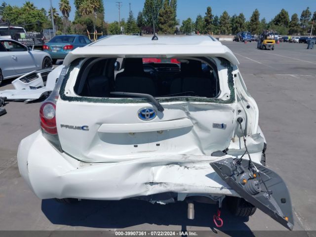 JTDKDTB34E1574429 Toyota Prius C One