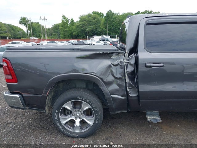 1C6SRFJT5MN687566 RAM 1500 Laramie  4x4 5'7 Box