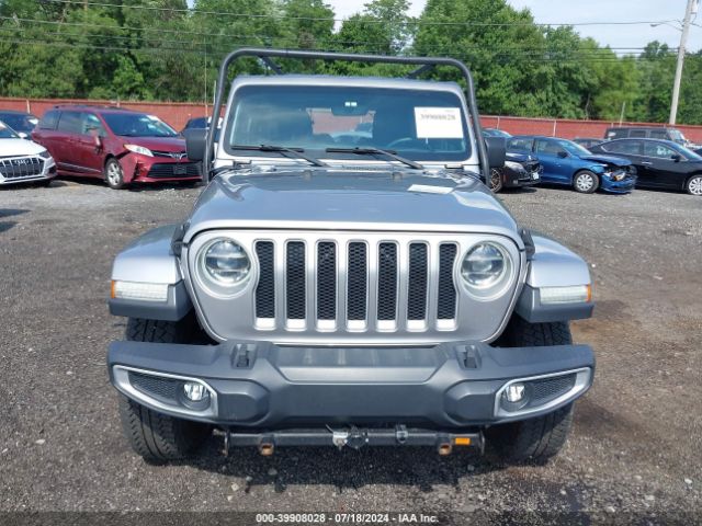 1C4HJXEG9JW101941 Jeep Wrangler Unlimited Sahara