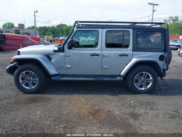 1C4HJXEG9JW101941 Jeep Wrangler Unlimited Sahara