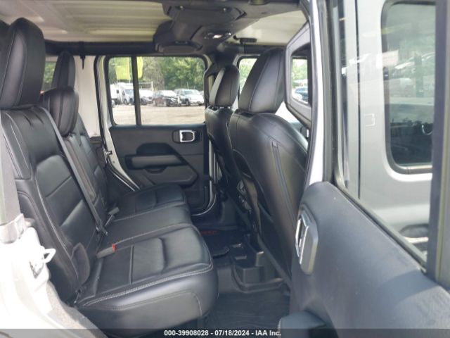 1C4HJXEG9JW101941 Jeep Wrangler Unlimited Sahara