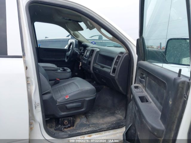 3C6UR5HJ8JG378766 RAM 2500 Tradesman  4x4 8' Box