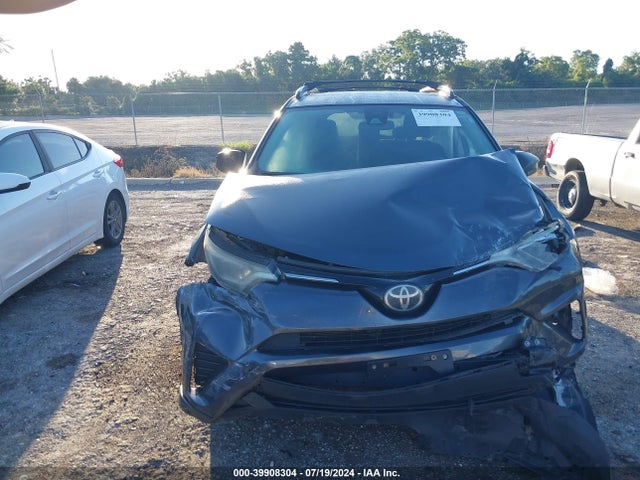 Toyota RAV4 LE 2017 JTMBFREV2HD200026 Image 13