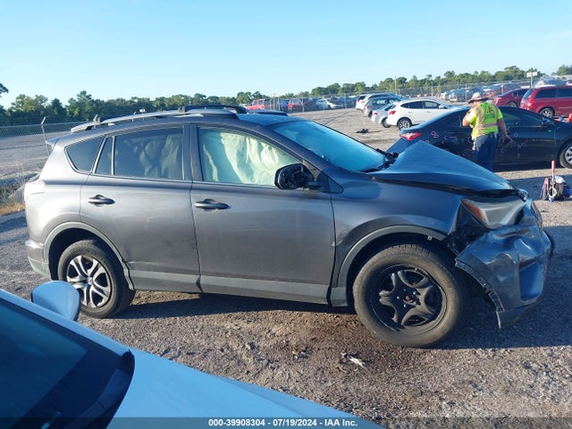 Toyota RAV4 LE 2017 JTMBFREV2HD200026 Image 14