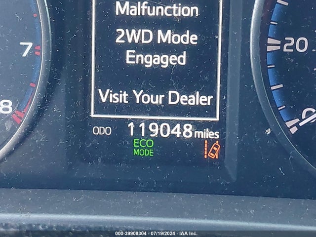 Toyota RAV4 LE 2017 JTMBFREV2HD200026 Image 16