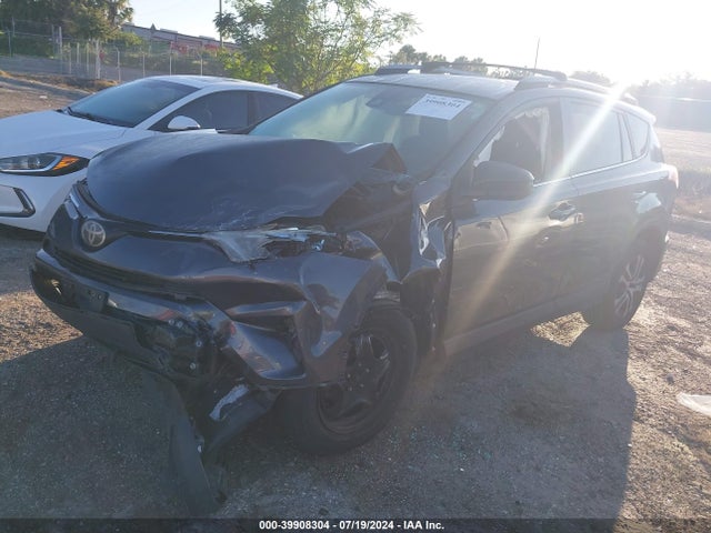 Toyota RAV4 LE 2017 JTMBFREV2HD200026 Image 2