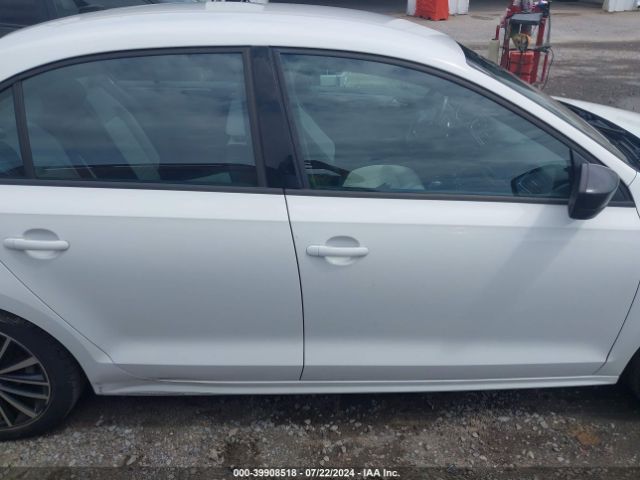 3VWD17AJ0GM253158 Volkswagen Jetta 1.8t Sport