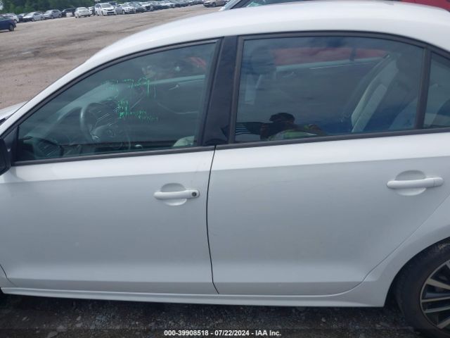 3VWD17AJ0GM253158 Volkswagen Jetta 1.8t Sport