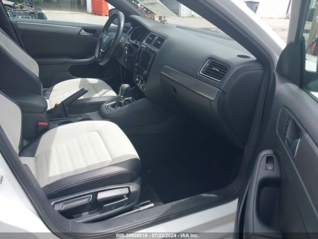 3VWD17AJ0GM253158 Volkswagen Jetta 1.8t Sport