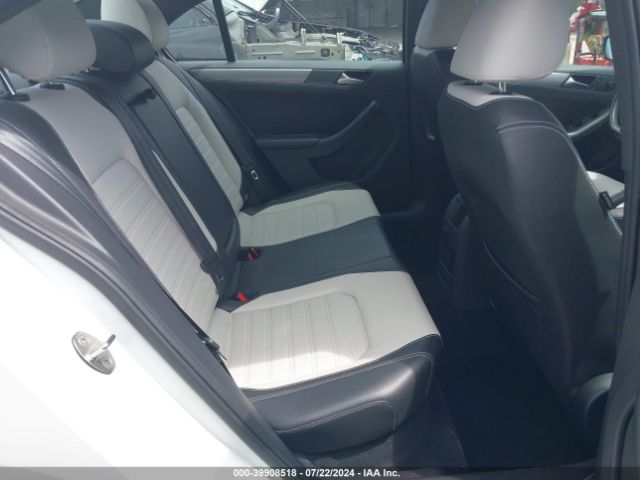 3VWD17AJ0GM253158 Volkswagen Jetta 1.8t Sport