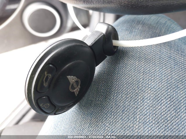 2009 MINI COOPER S CLUBMAN WMWMM33599TP93080 Photo 10