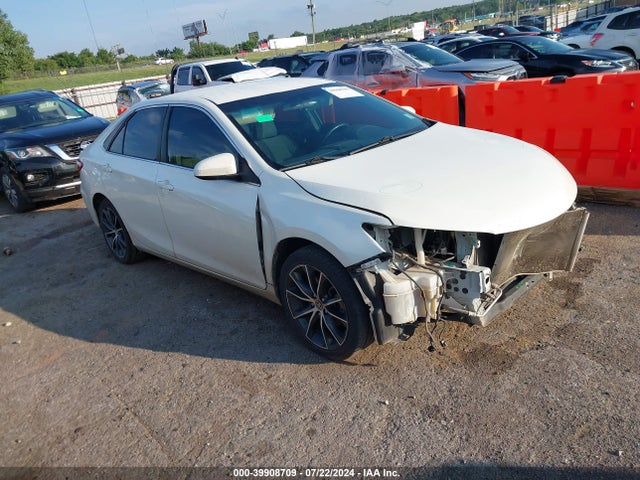 2016 4T1BF1FK1GU122256 main image