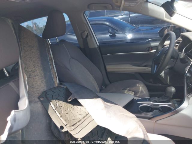 4T1R11AK9NU690546 Toyota CAMRY LE