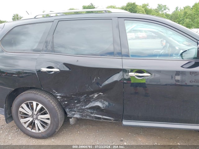 5N1DR2MM6HC909219 Nissan Pathfinder S