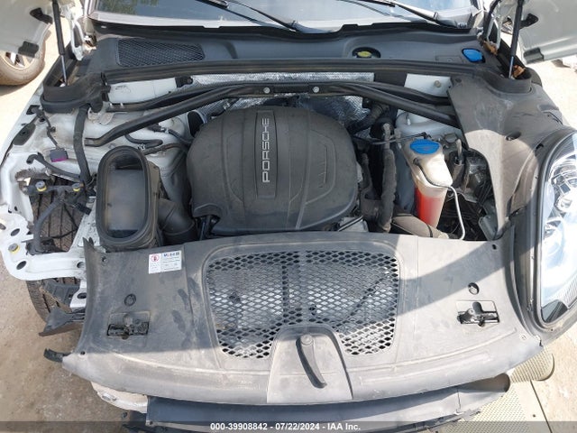 2017 PORSCHE MACAN WP1AA2A52HLB05932 Photo 9