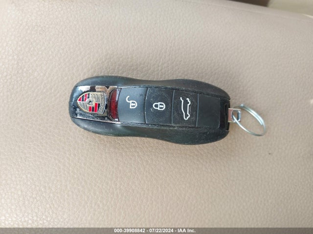 2017 PORSCHE MACAN WP1AA2A52HLB05932 Photo 10