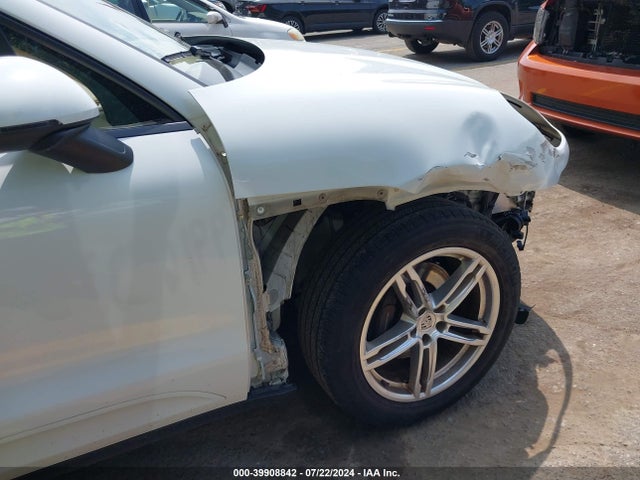 Porsche Macan 2017 WP1AA2A52HLB05932 Image 17