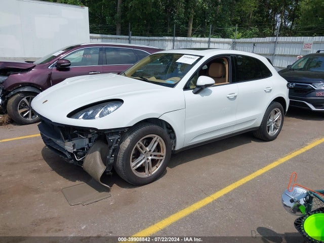 2017 PORSCHE MACAN WP1AA2A52HLB05932 Photo 1