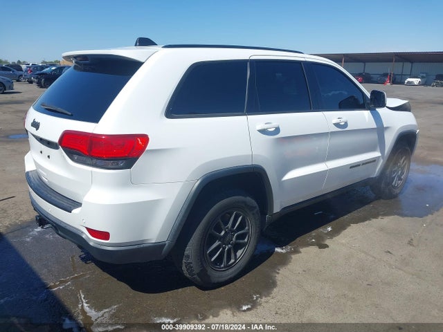 1C4RJEAG2JC311958 Jeep Grand Cherokee Laredo 4x2