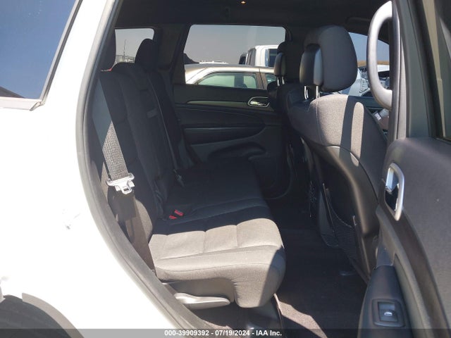 1C4RJEAG2JC311958 Jeep Grand Cherokee Laredo 4x2