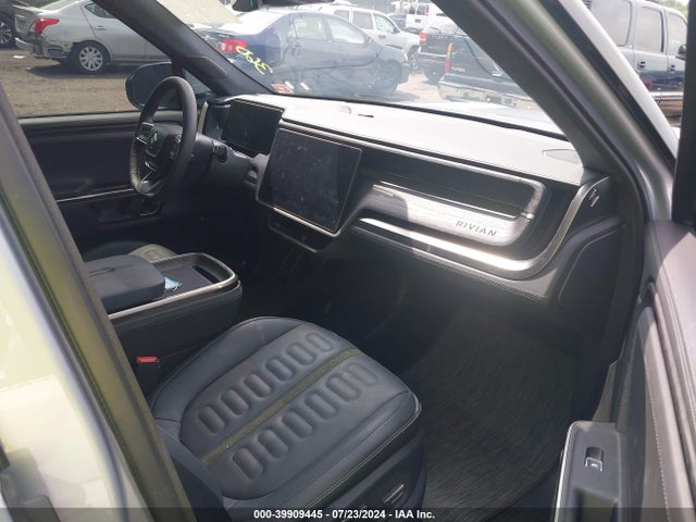 Rivian R1t Adventure 2022 7FCTGAAA5NN016933 Image 5