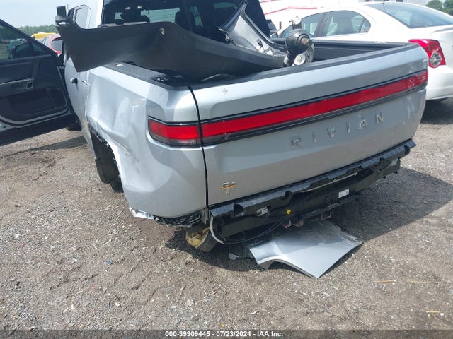 Rivian R1t Adventure 2022 7FCTGAAA5NN016933 Image 6