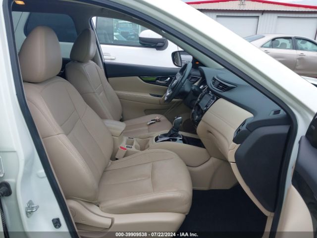 5N1AT2MVXHC872804 Nissan Rogue Sl