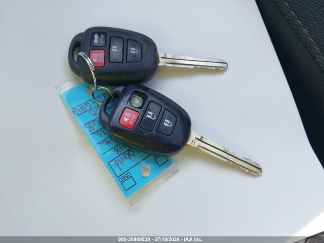 Toyota COROLLA LE 2018 2T1BURHE3JC091306 Image 11