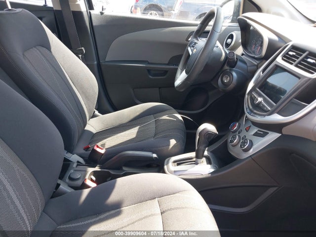 Chevrolet Sonic Lt Auto 2018 1G1JD5SH6J4109686 Image 5