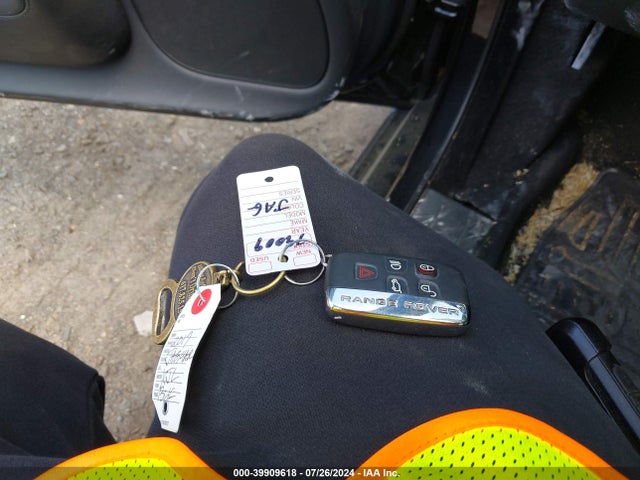 2017 JAGUAR XJ SAJWJ2GD7H8W09452 Photo 10