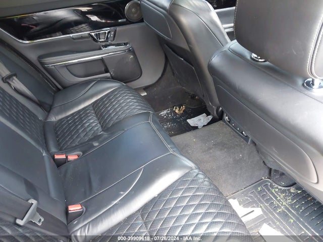 2017 JAGUAR XJ SAJWJ2GD7H8W09452 Photo 7