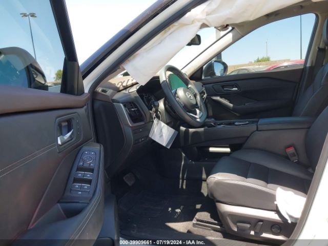 JN8BT3CA1PW417743 Nissan Rogue Sl Fwd