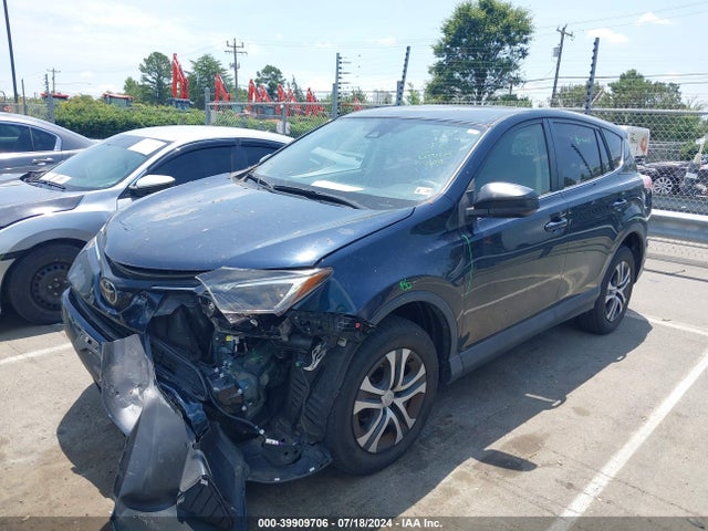 Toyota RAV4 LE 2018 JTMZFREV8JJ735870 Image 2