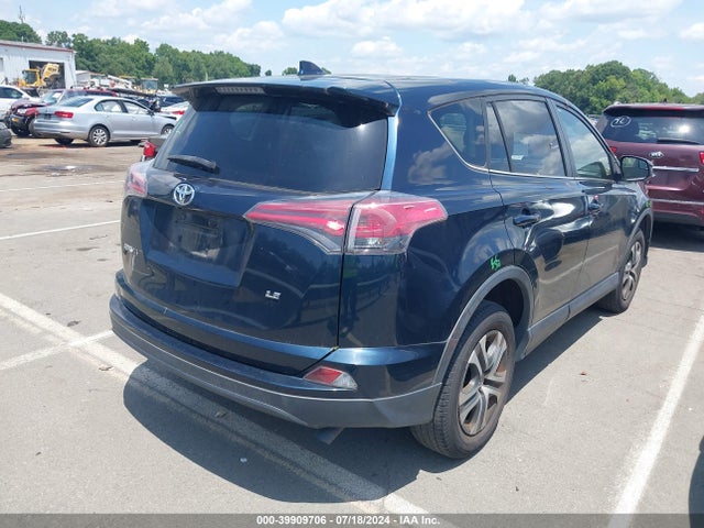 Toyota RAV4 LE 2018 JTMZFREV8JJ735870 Image 4